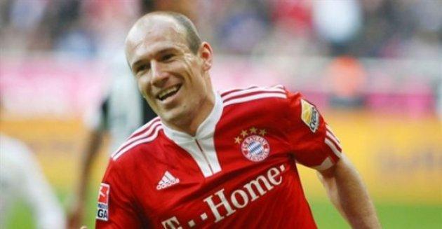 Four Four Two dergisi yılın en iyi 100 futbolcusunu seçti