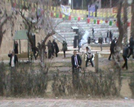 BDP'li İbrahim Binici polise silah çekmeye yeltendi