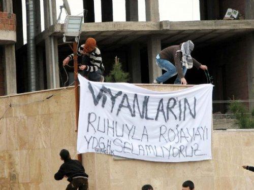 BDP'li İbrahim Binici polise silah çekmeye yeltendi