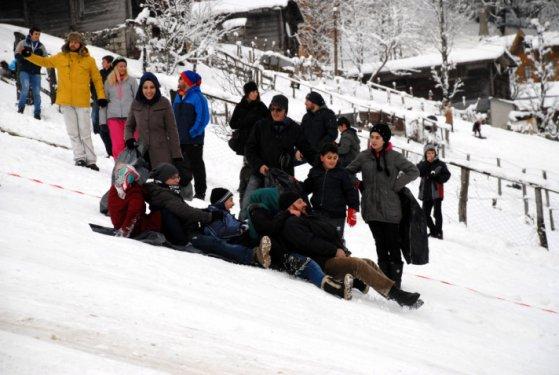 Rize'deki Kardan Adam Şenlikleri'nde 13 kişi yaralandı