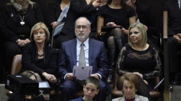 Netanyahu'nun transparanı alay konusu oldu