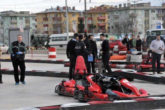 Emniyet kemeri başını kopardı