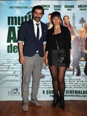 Sümbül Ağa ilk kez eşiyle görüntülendi