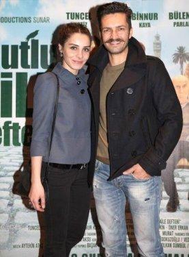 Sümbül Ağa ilk kez eşiyle görüntülendi