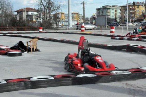 Emniyet kemeri başını kopardı