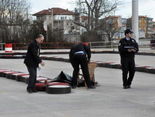 Emniyet kemeri başını kopardı