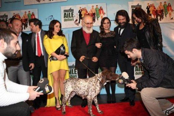 Sümbül Ağa ilk kez eşiyle görüntülendi