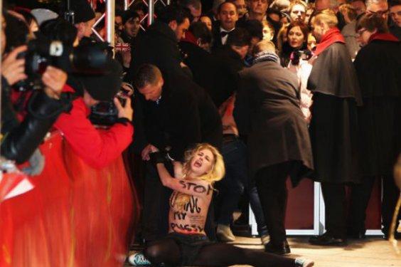 FEMEN'den kadın sünnetine hayır protestosu