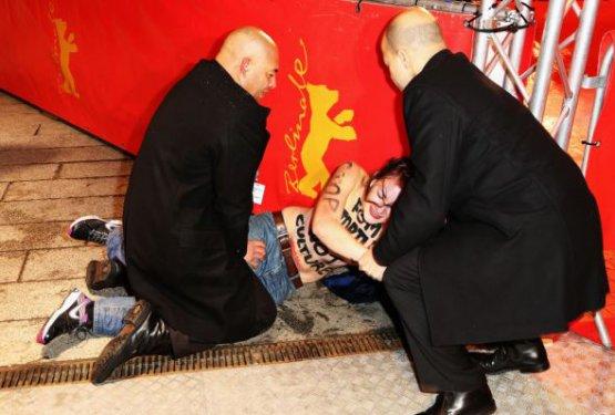 FEMEN'den kadın sünnetine hayır protestosu