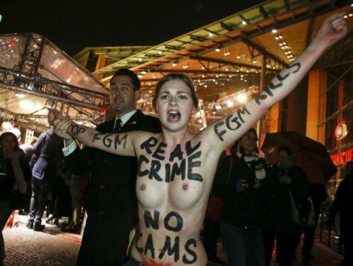 FEMEN'den kadın sünnetine hayır protestosu