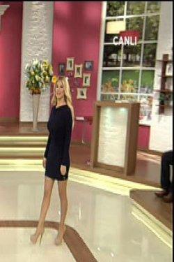 Songül Karlı'nın silikonlu dudakları kapanmıyor