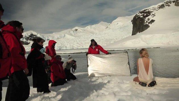 Kate Upton eksi 33 derecede bikinili