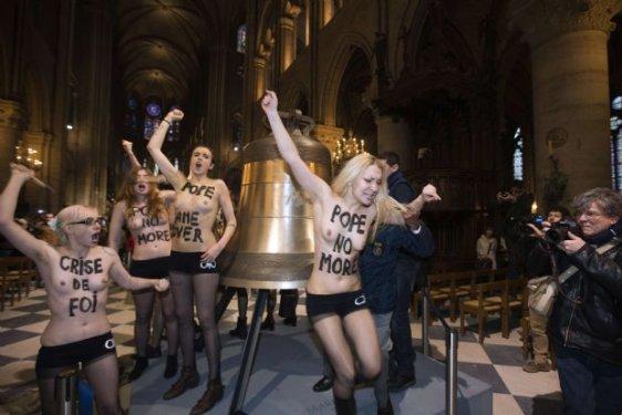 Femen Papa´nın istifasını kutladı