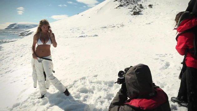 Kate Upton eksi 33 derecede bikinili