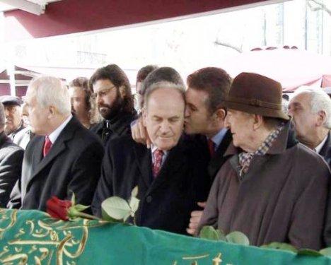 Mustafa Sarıgül'den Kadir Topbaş'a öpücük
