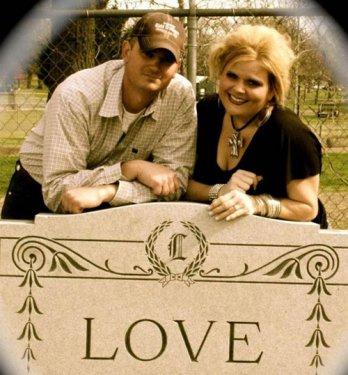 Sınırları zorlayan sevgililer günü fotoğrafları