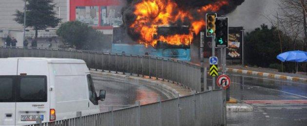 Okmeydanı'nda halk otobüsüne saldırı