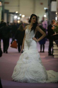 İzmir'de Araplara özel gelinlik defilesi