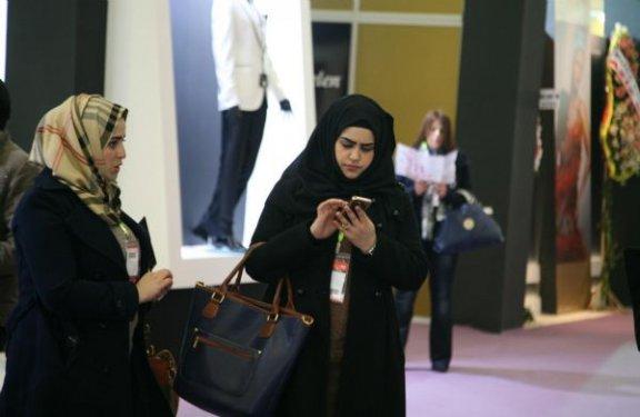 İzmir'de Araplara özel gelinlik defilesi