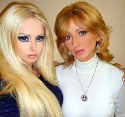 Gerçek Barbie Valeria'nın ailesi ve dostları