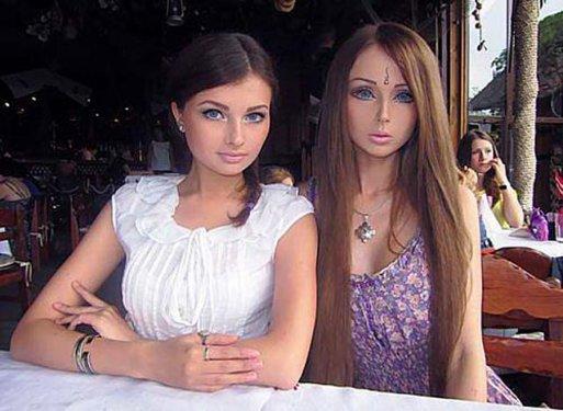 Gerçek Barbie Valeria'nın ailesi ve dostları