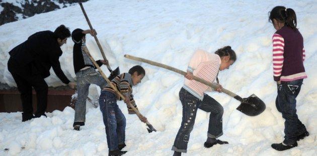 Hakkari'de öğrenciler okullarını arıyor