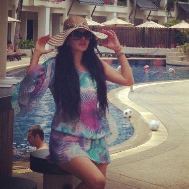 Ebru Polat'ın bikinili reismleri rekora koşuyor