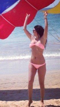 Ebru Polat'ın bikinili reismleri rekora koşuyor