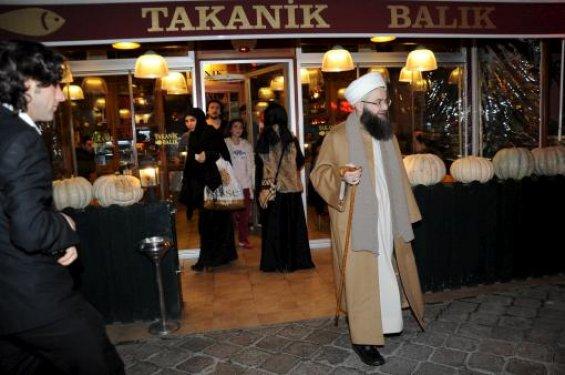 Cübbeli Ahmet'in boğaz keyfi