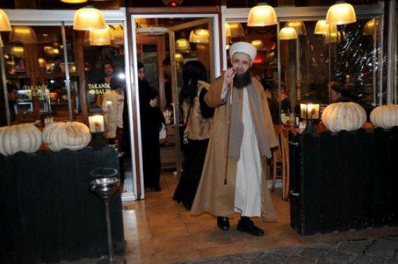 Cübbeli Ahmet'in boğaz keyfi