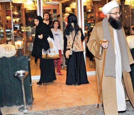 Cübbeli Ahmet'in boğaz keyfi