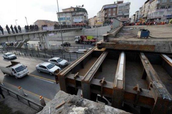 Talatpaşa köprüsü taşınarak yıkılıyor