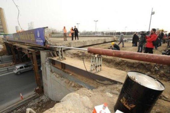 Talatpaşa köprüsü taşınarak yıkılıyor