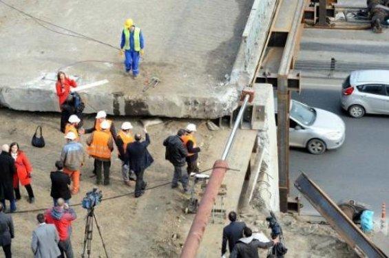 Talatpaşa köprüsü taşınarak yıkılıyor