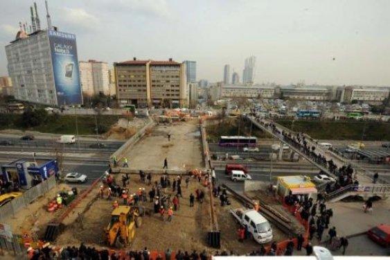 Talatpaşa köprüsü taşınarak yıkılıyor