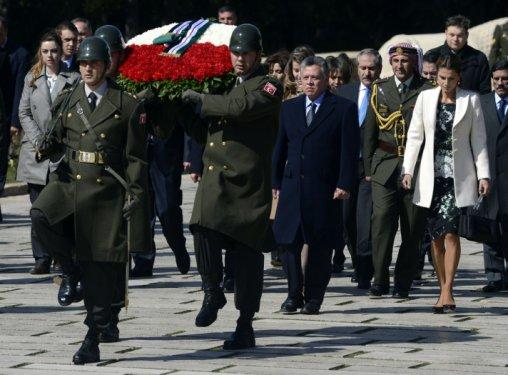 Ürdün Kralı Anıtkabir ziyaretinde ağladı