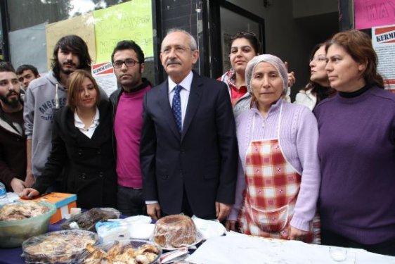 Kılıçdaroğlu ve Baykal cenaze töreninde buluştu