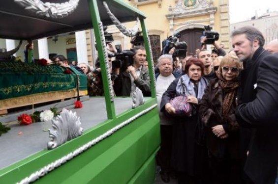 Metin Serezli son yolculuğuna uğurlandı