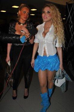 Esra-Ceyda kardeşler iç çamaşırsız görüntülendi