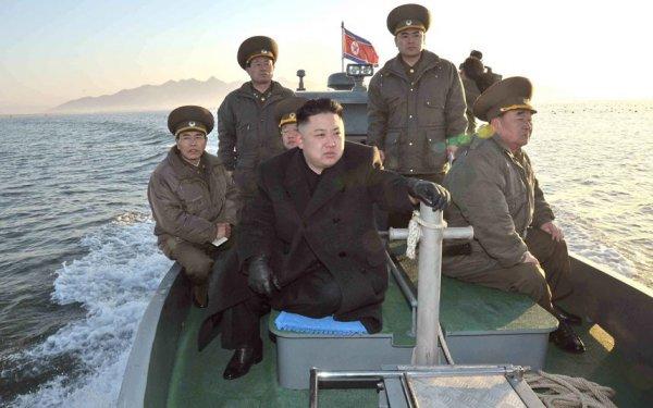 Kim Jong Un'un askeri gezisinden kareler