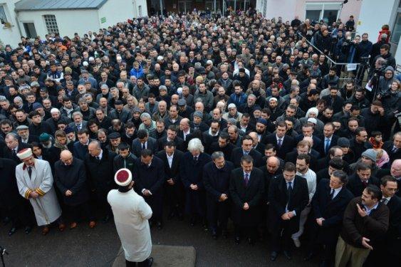 Almanya'da ölen Türklerin cenaze namazı