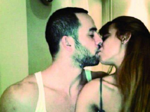 Oryantal Didem'in yatak odası pozları 