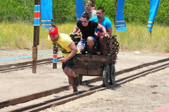 Survivor ilk dokunulmazlık oyunu