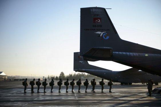 Gökyüzünün hakimi paraşütçü komandolar - Resim 26