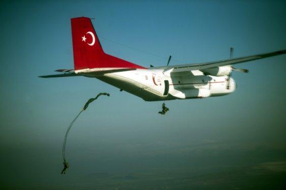Gökyüzünün hakimi paraşütçü komandolar - Resim 2