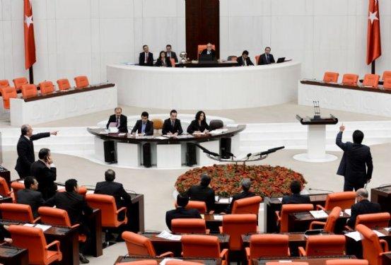TBMM'de AK Partili ve CHP'li vekiller arasında gerginlik