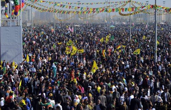 Diyarbakır'da tarihi Nevruz kutlaması