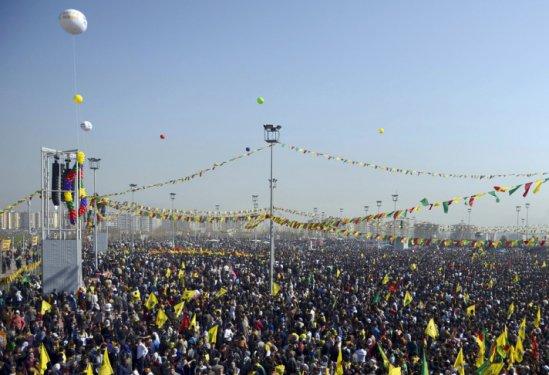 Diyarbakır'da tarihi Nevruz kutlaması