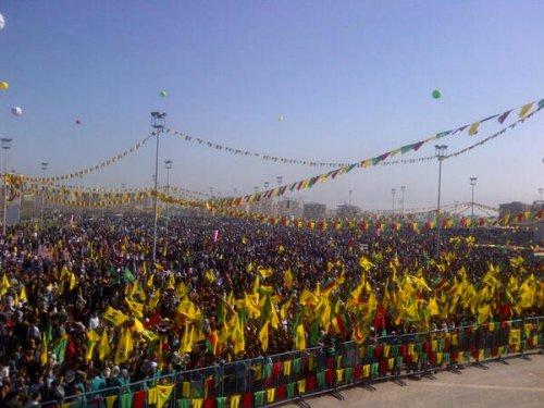 Diyarbakır'da tarihi Nevruz kutlaması