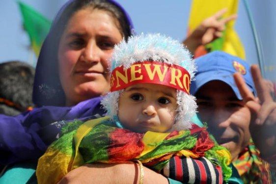 Diyarbakır'da tarihi Nevruz kutlaması